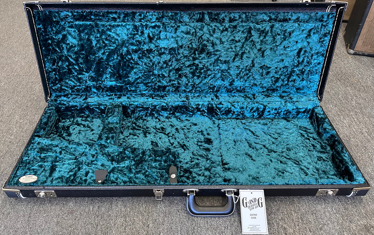G&G Deluxe JAZZ BASS Case Black/TEAL POODLE – Harbor Music (310 G&G Deluxe JAZZ BASS Case Black/TEAL POODLE – Harbor Music (310