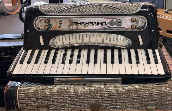 Universal Accordion Model 45115 - Excellent Condition with Case